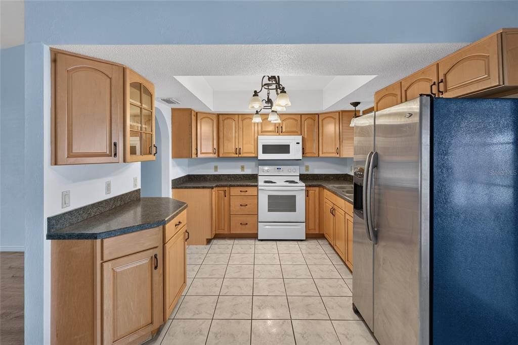 For Sale: $289,000 (3 beds, 2 baths, 1255 Square Feet)