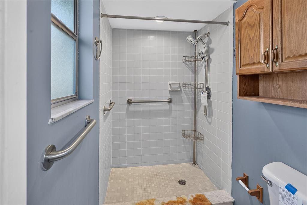 For Sale: $289,000 (3 beds, 2 baths, 1255 Square Feet)