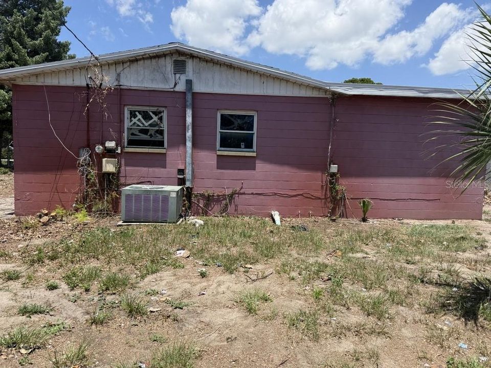 For Sale: $229,900 (3 beds, 1 baths, 1135 Square Feet)