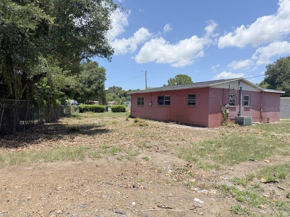For Sale: $229,900 (3 beds, 1 baths, 1135 Square Feet)