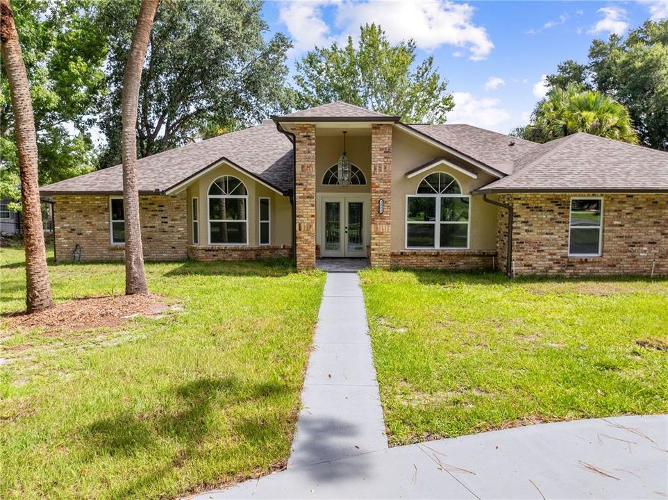For Sale: $600,000 (4 beds, 3 baths, 2445 Square Feet)