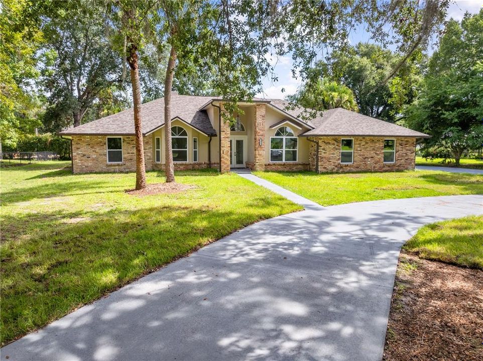For Sale: $600,000 (4 beds, 3 baths, 2445 Square Feet)