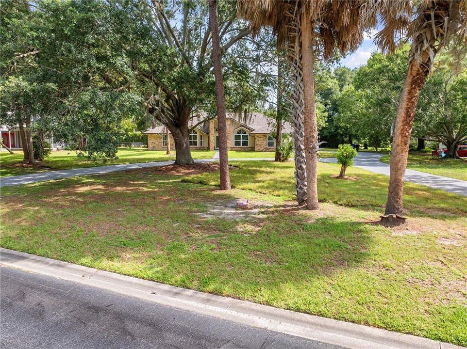 For Sale: $600,000 (4 beds, 3 baths, 2445 Square Feet)