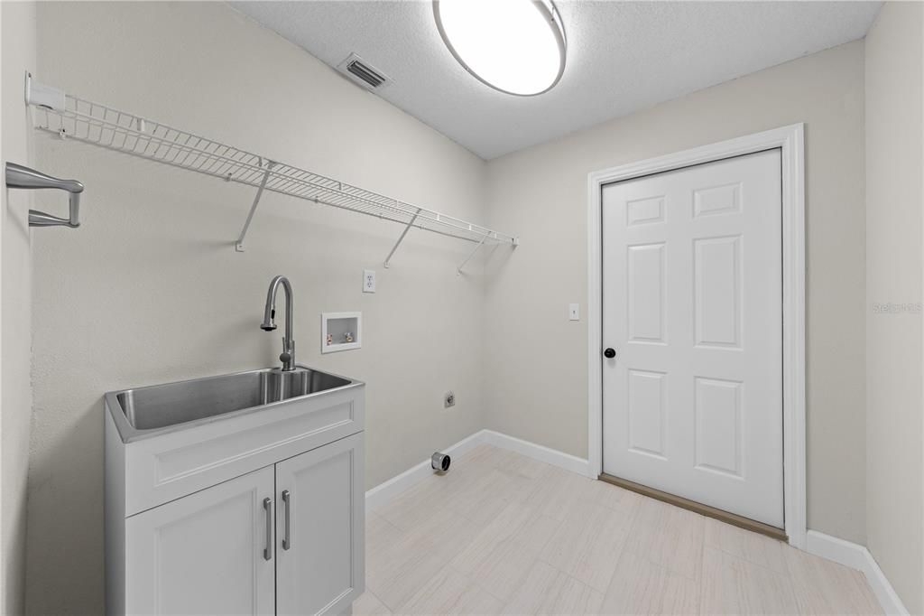 For Sale: $600,000 (4 beds, 3 baths, 2445 Square Feet)