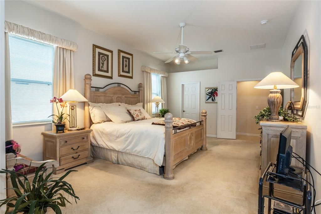 For Sale: $448,900 (3 beds, 2 baths, 2441 Square Feet)