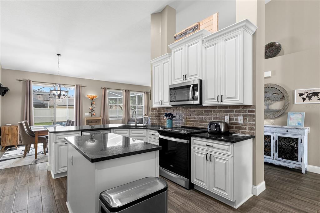 For Sale: $619,000 (4 beds, 3 baths, 2400 Square Feet)