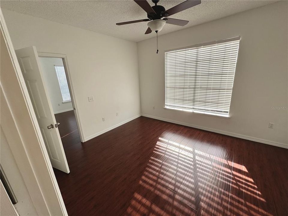 For Sale: $234,900 (2 beds, 2 baths, 1166 Square Feet)