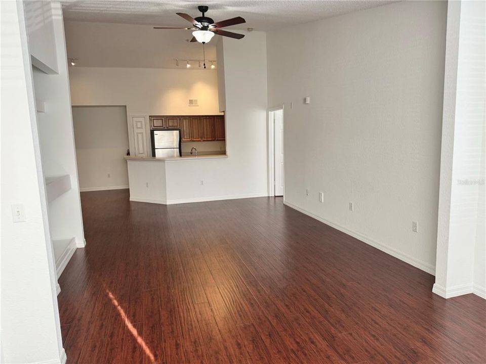 For Sale: $234,900 (2 beds, 2 baths, 1166 Square Feet)