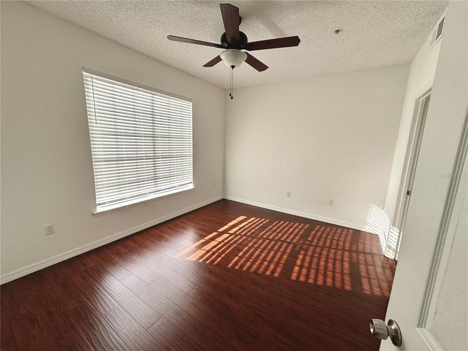 For Sale: $234,900 (2 beds, 2 baths, 1166 Square Feet)