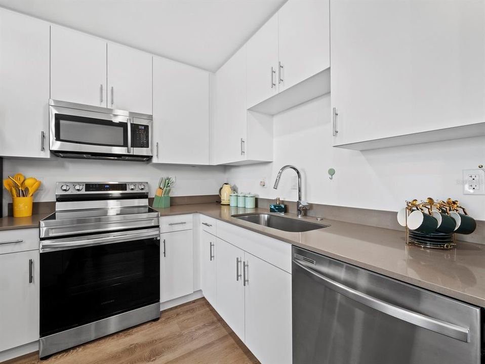 En Venta: $444,000 (1 camas, 1 baños, 810 Pies cuadrados)