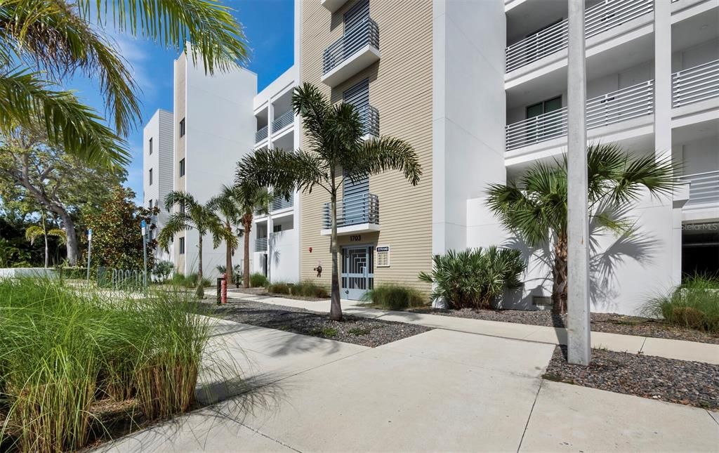 En Venta: $444,000 (1 camas, 1 baños, 810 Pies cuadrados)