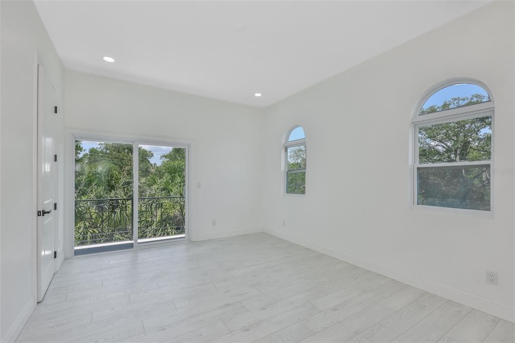 В аренду: $4,200 (4 спален, 2 ванн, 2098 Квадратных фут)