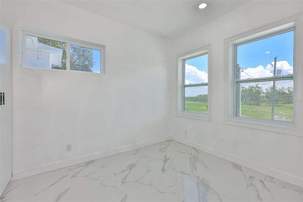 В аренду: $4,200 (4 спален, 2 ванн, 2098 Квадратных фут)