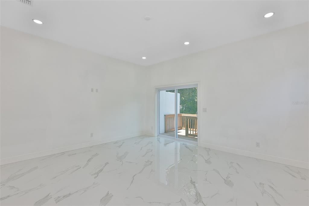 В аренду: $4,200 (4 спален, 2 ванн, 2098 Квадратных фут)