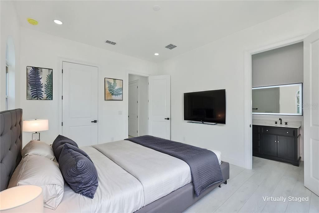 В аренду: $4,200 (4 спален, 2 ванн, 2098 Квадратных фут)
