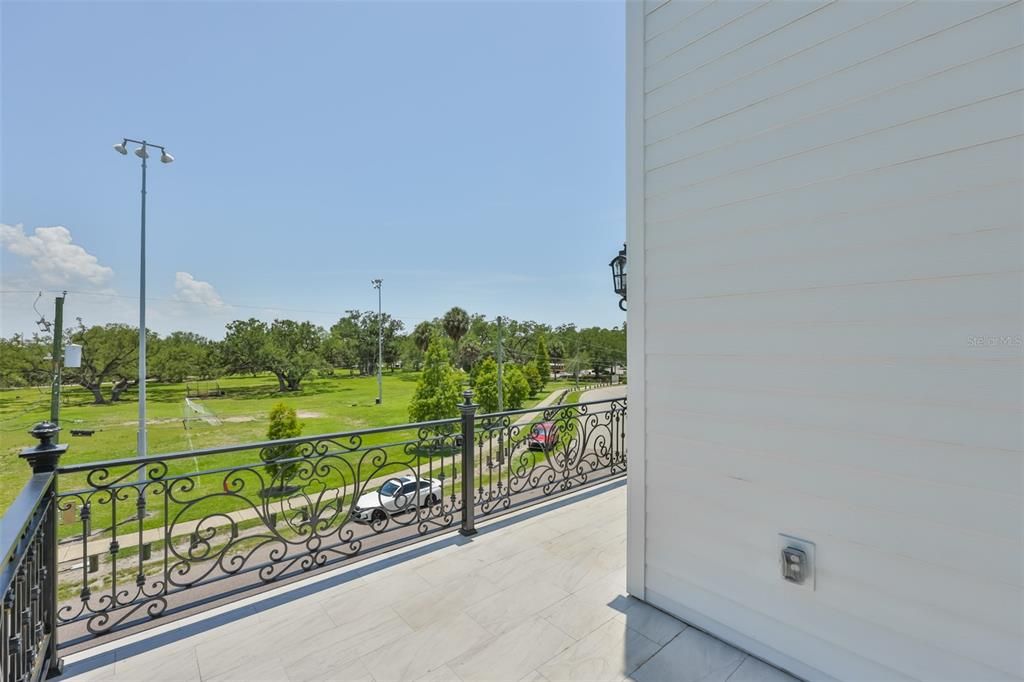 В аренду: $4,200 (4 спален, 2 ванн, 2098 Квадратных фут)