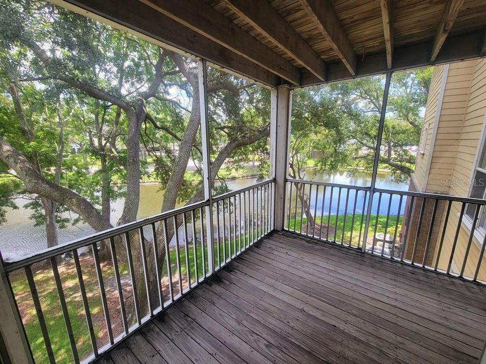 For Rent: $1,450 (2 beds, 2 baths, 990 Square Feet)
