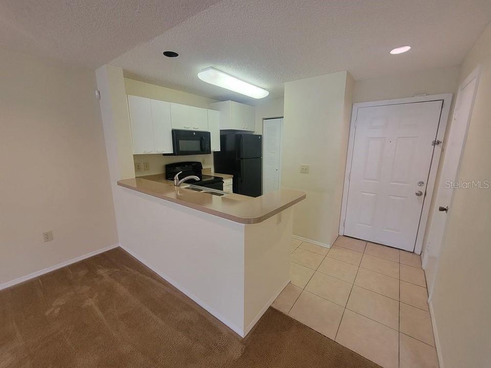 For Rent: $1,450 (2 beds, 2 baths, 990 Square Feet)