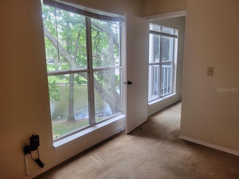For Rent: $1,450 (2 beds, 2 baths, 990 Square Feet)