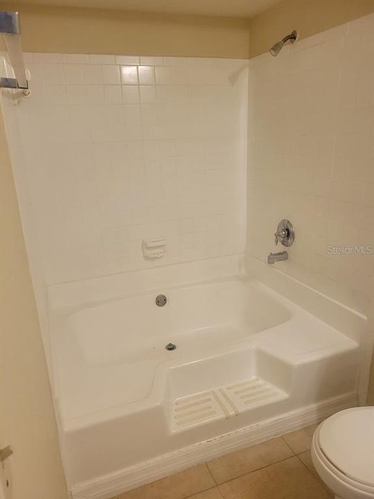 For Rent: $1,450 (2 beds, 2 baths, 990 Square Feet)