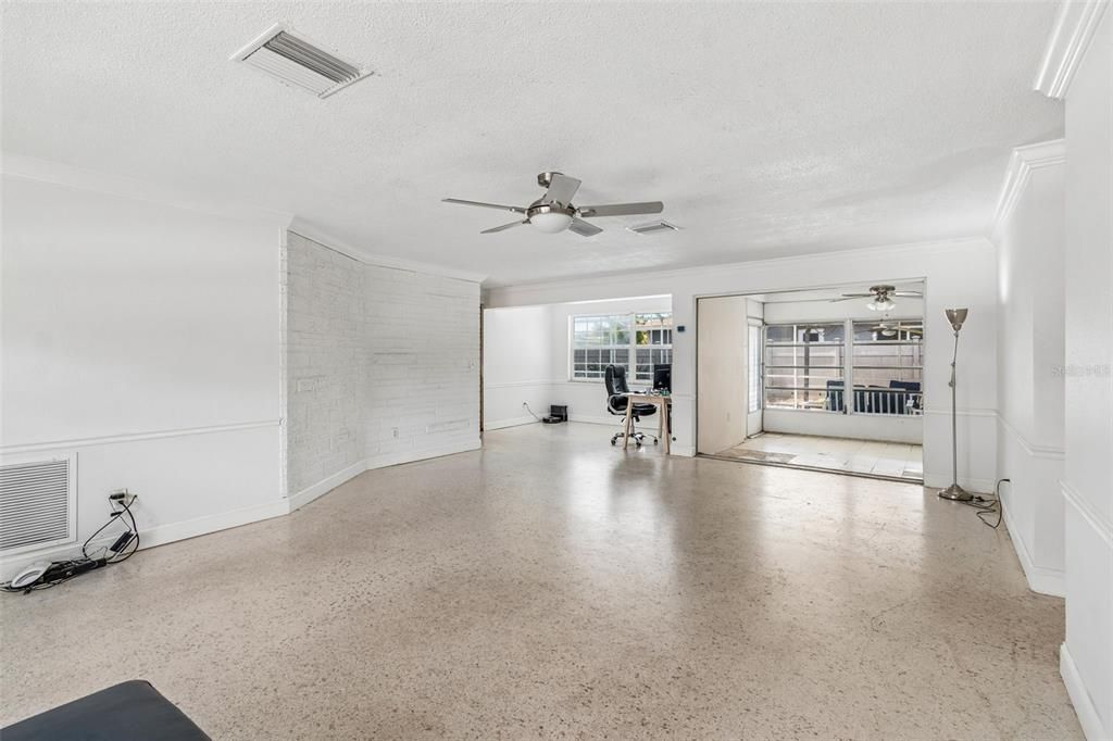 Activo con contrato: $368,000 (2 camas, 2 baños, 1338 Pies cuadrados)