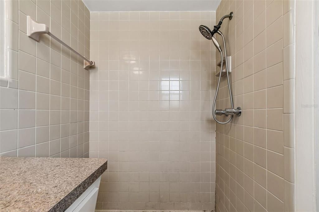 Activo con contrato: $368,000 (2 camas, 2 baños, 1338 Pies cuadrados)
