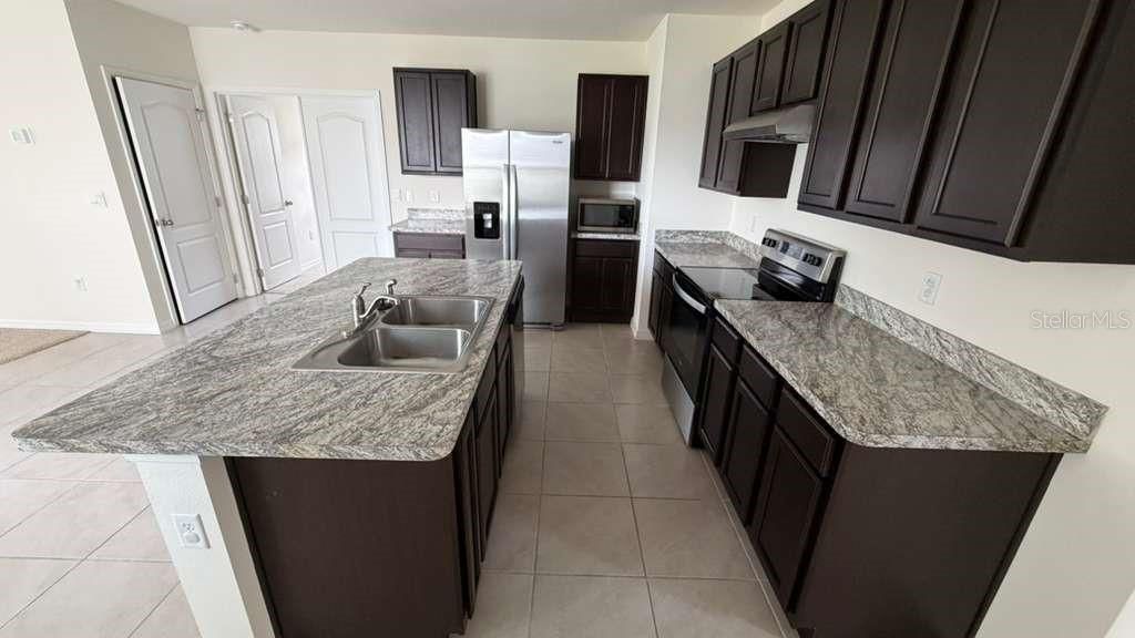 For Rent: $2,200 (3 beds, 2 baths, 1625 Square Feet)