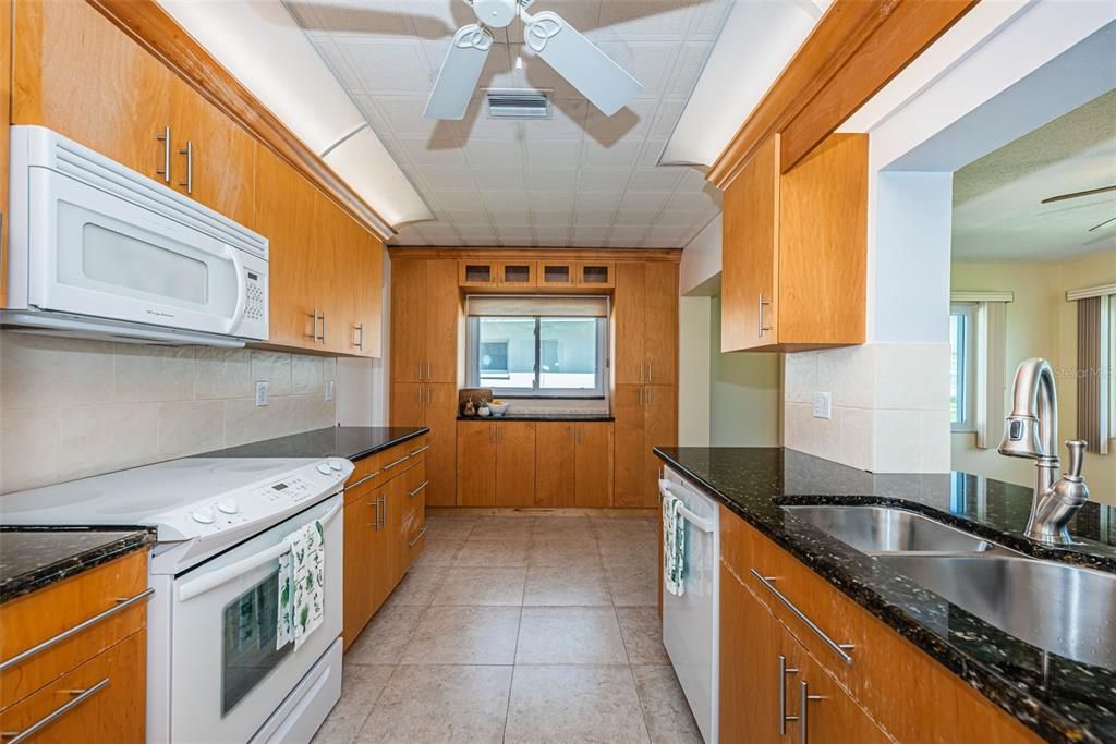 En Venta: $248,900 (2 camas, 2 baños, 1328 Pies cuadrados)