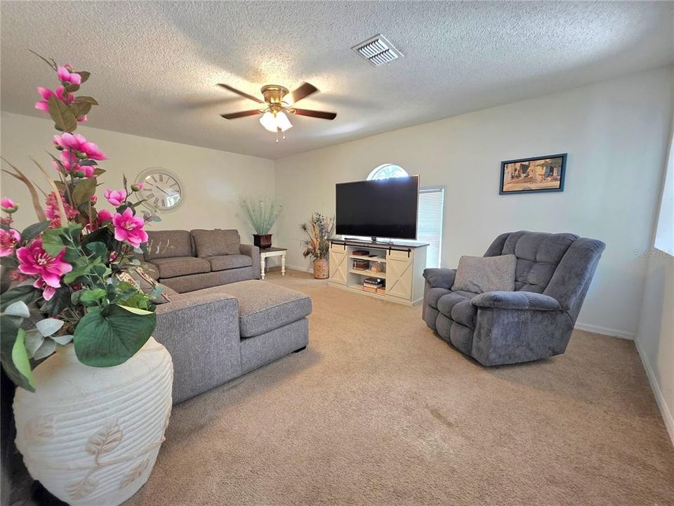 For Sale: $335,000 (4 beds, 2 baths, 2222 Square Feet)