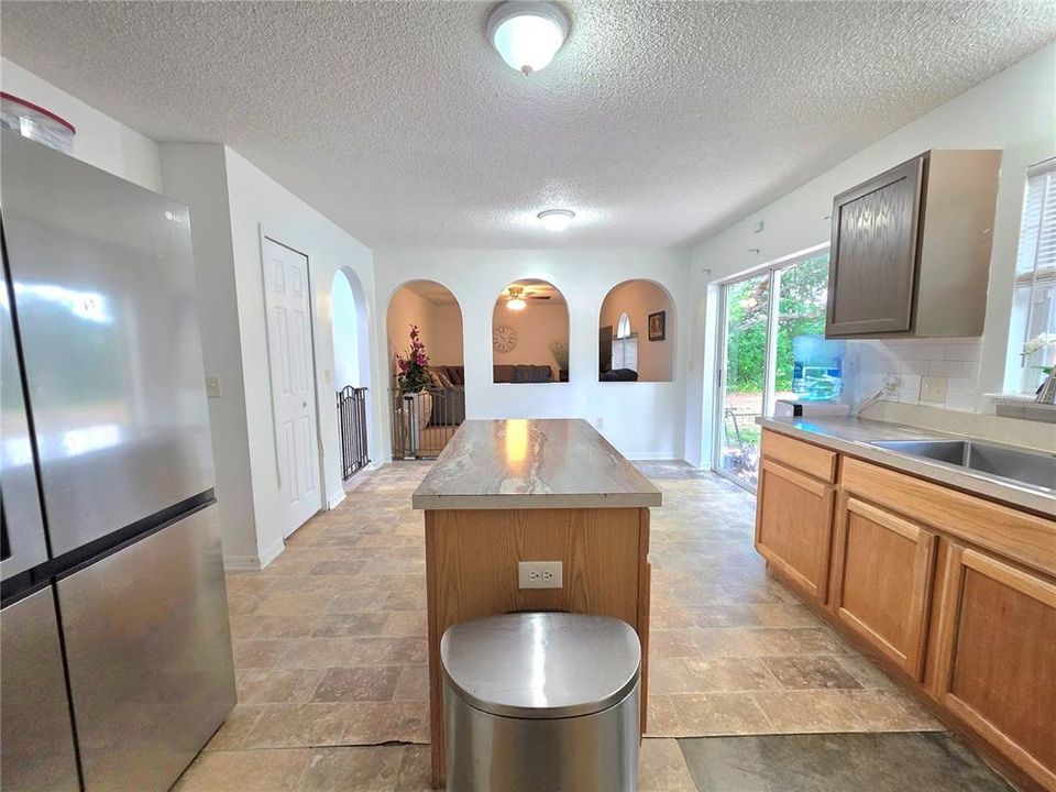 For Sale: $335,000 (4 beds, 2 baths, 2222 Square Feet)