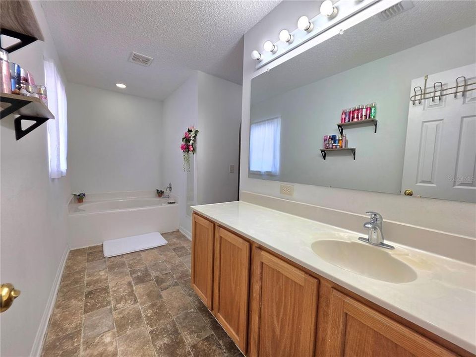 For Sale: $335,000 (4 beds, 2 baths, 2222 Square Feet)
