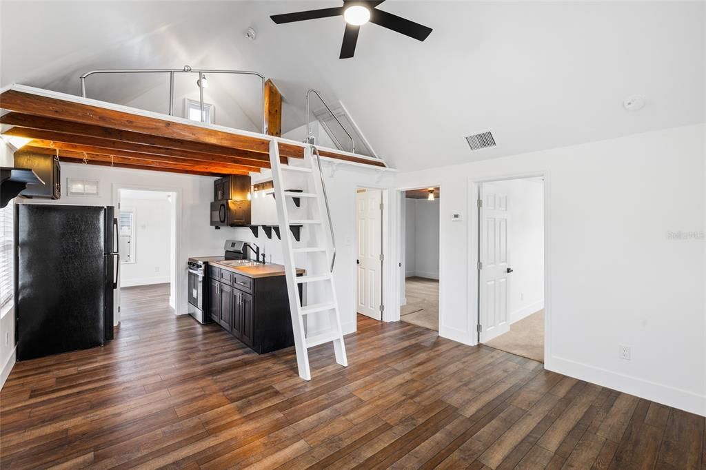 For Sale: $465,000 (3 beds, 2 baths, 686 Square Feet)