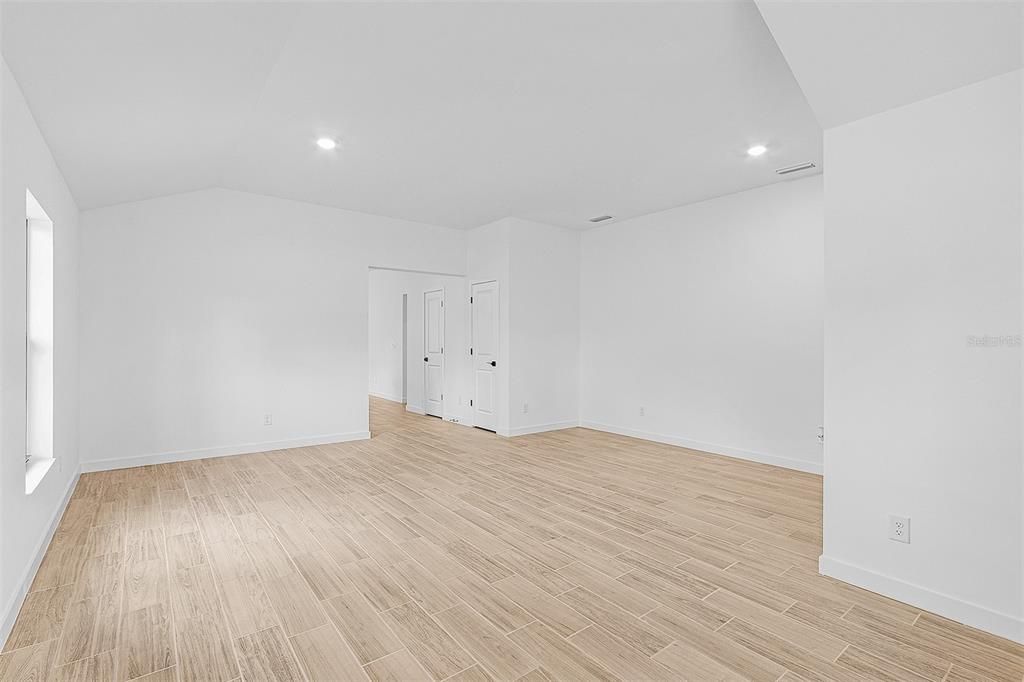 For Sale: $394,900 (4 beds, 2 baths, 1862 Square Feet)