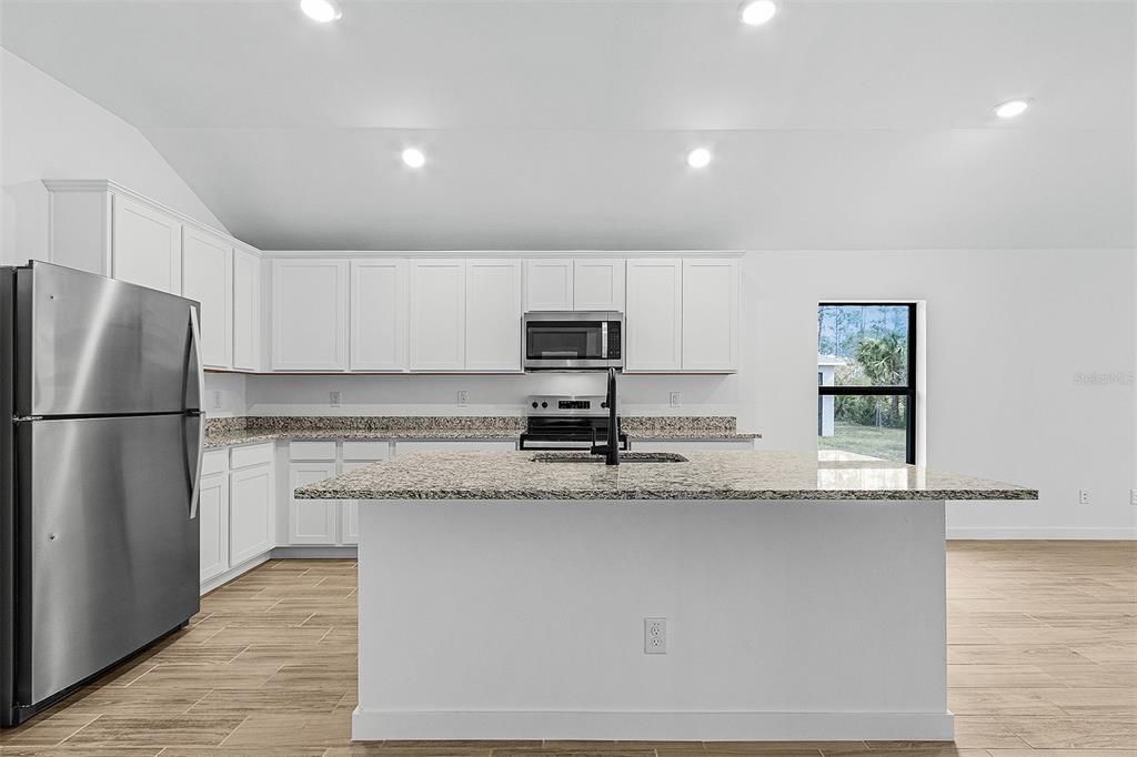 For Sale: $394,900 (4 beds, 2 baths, 1862 Square Feet)