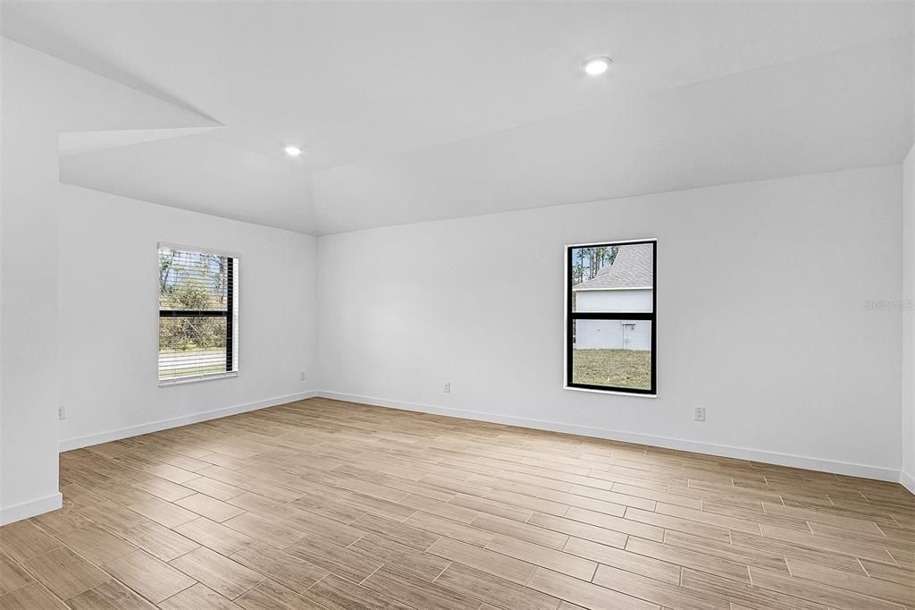 For Sale: $394,900 (4 beds, 2 baths, 1862 Square Feet)