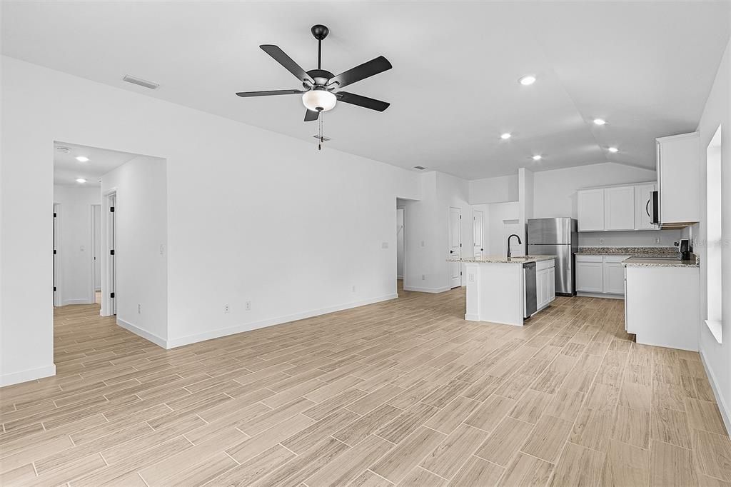 For Sale: $394,900 (4 beds, 2 baths, 1862 Square Feet)