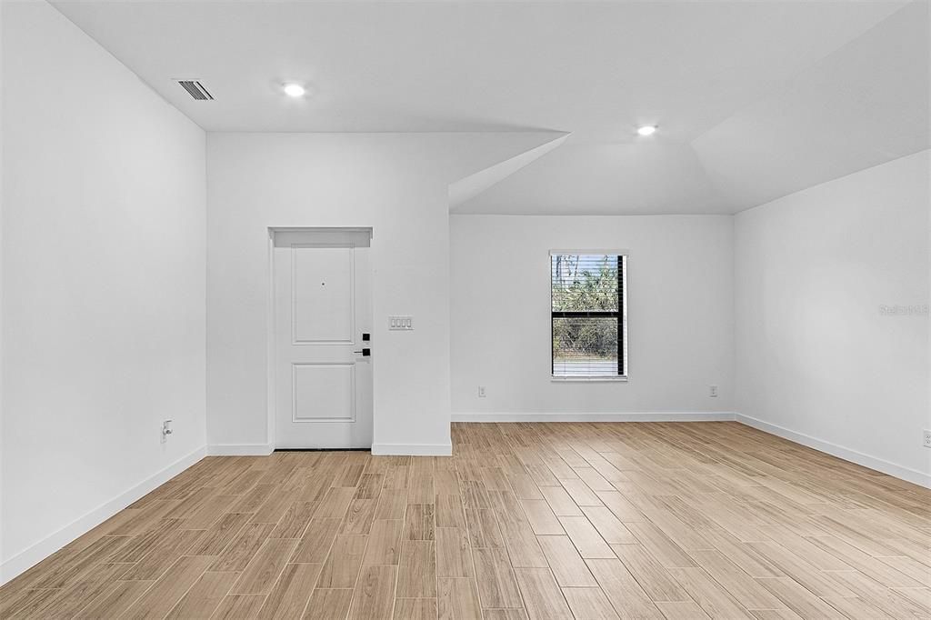 For Sale: $394,900 (4 beds, 2 baths, 1862 Square Feet)