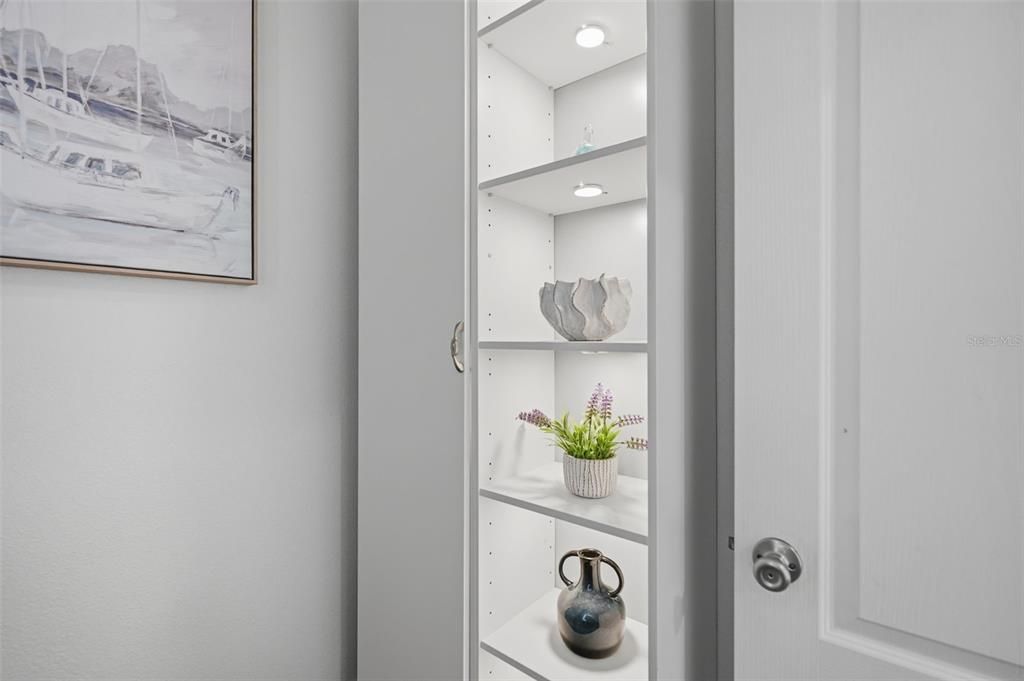 На продажу: $825,000 (6 спален, 5 ванн, 4083 Квадратных фут)