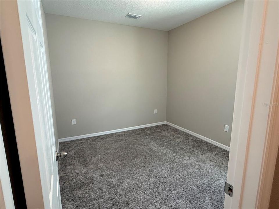 For Rent: $2,850 (4 beds, 2 baths, 1956 Square Feet)