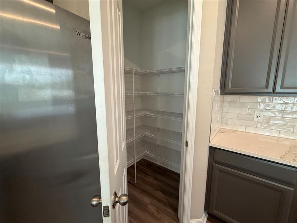 For Rent: $2,850 (4 beds, 2 baths, 1956 Square Feet)