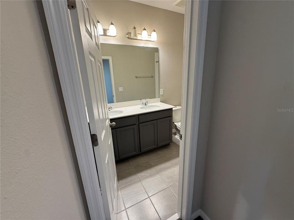 For Rent: $2,850 (4 beds, 2 baths, 1956 Square Feet)