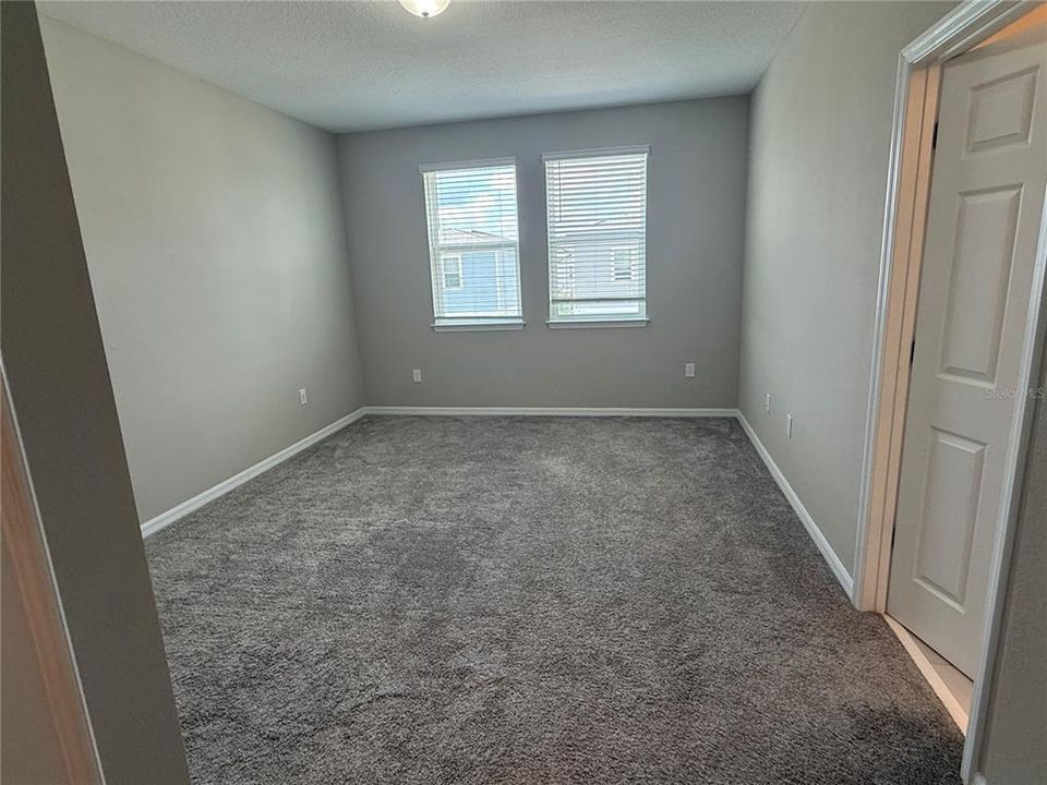For Rent: $2,850 (4 beds, 2 baths, 1956 Square Feet)