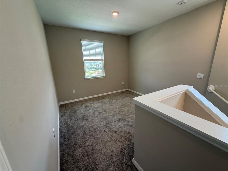 For Rent: $2,850 (4 beds, 2 baths, 1956 Square Feet)