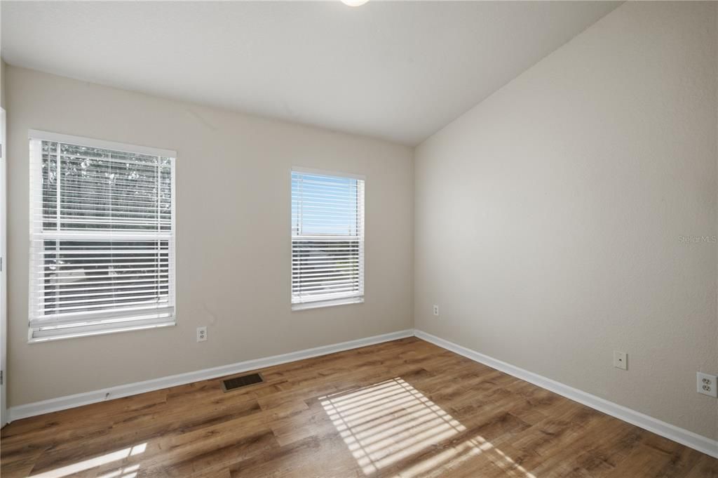 For Sale: $165,000 (2 beds, 2 baths, 1134 Square Feet)