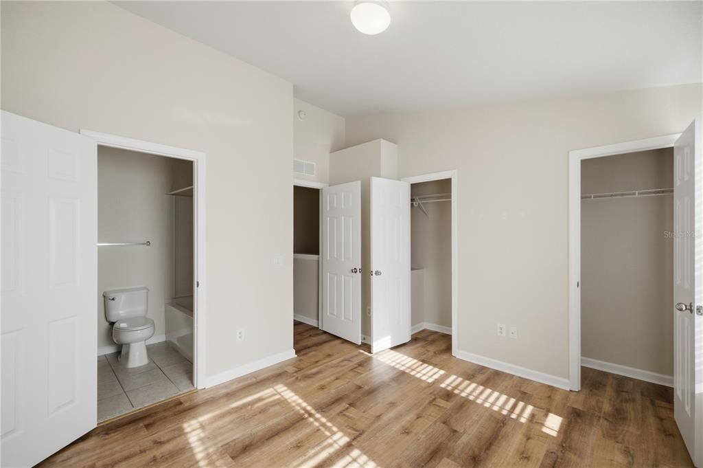 For Sale: $165,000 (2 beds, 2 baths, 1134 Square Feet)