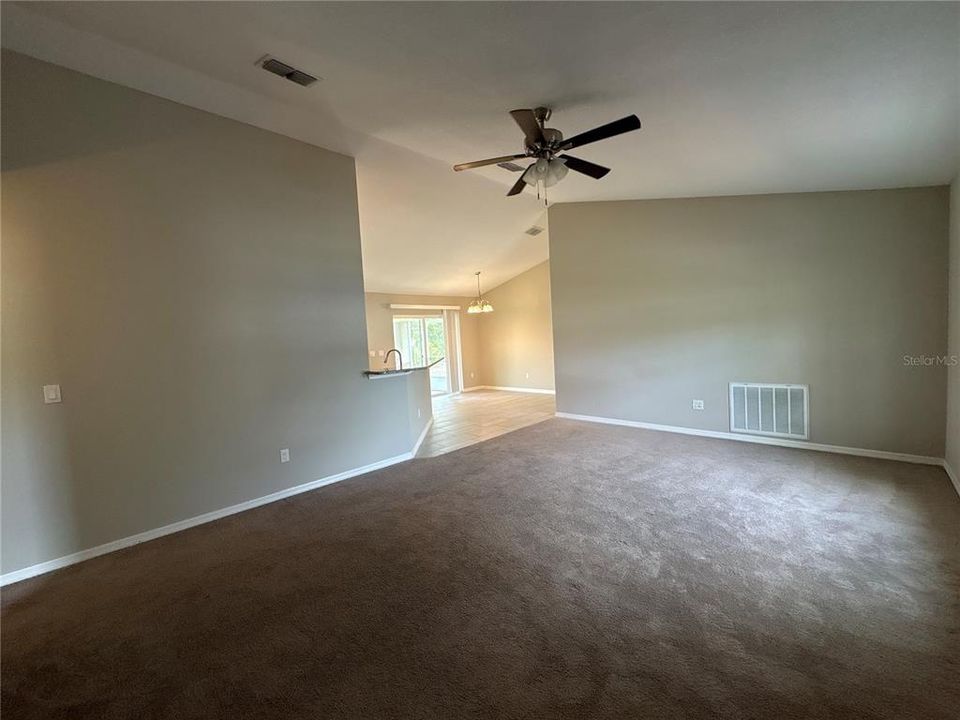 В аренду: $1,625 (3 спален, 2 ванн, 1284 Квадратных фут)