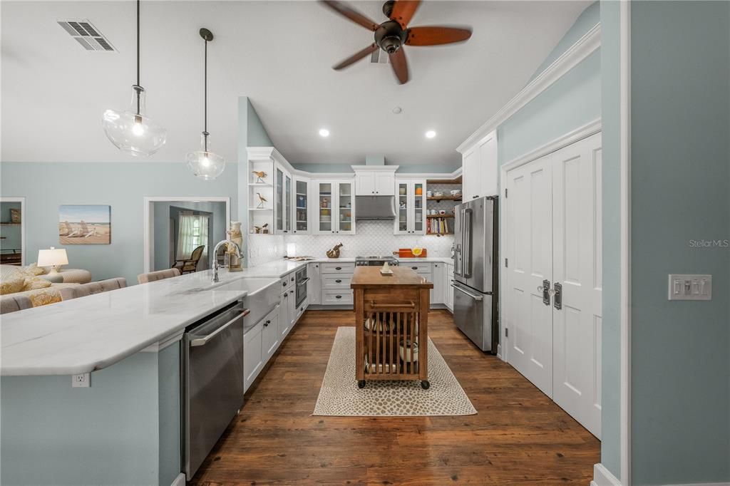 For Sale: $2,790,000 (5 beds, 5 baths, 4828 Square Feet)
