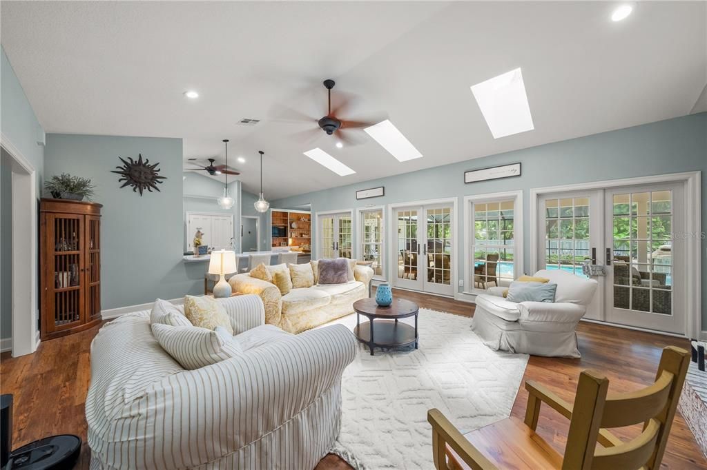 For Sale: $2,790,000 (5 beds, 5 baths, 4828 Square Feet)