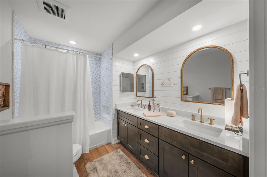 For Sale: $2,790,000 (5 beds, 5 baths, 4828 Square Feet)