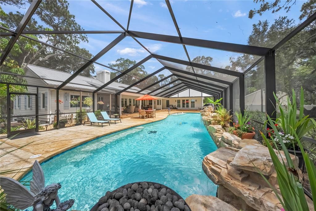 For Sale: $2,790,000 (5 beds, 5 baths, 4828 Square Feet)
